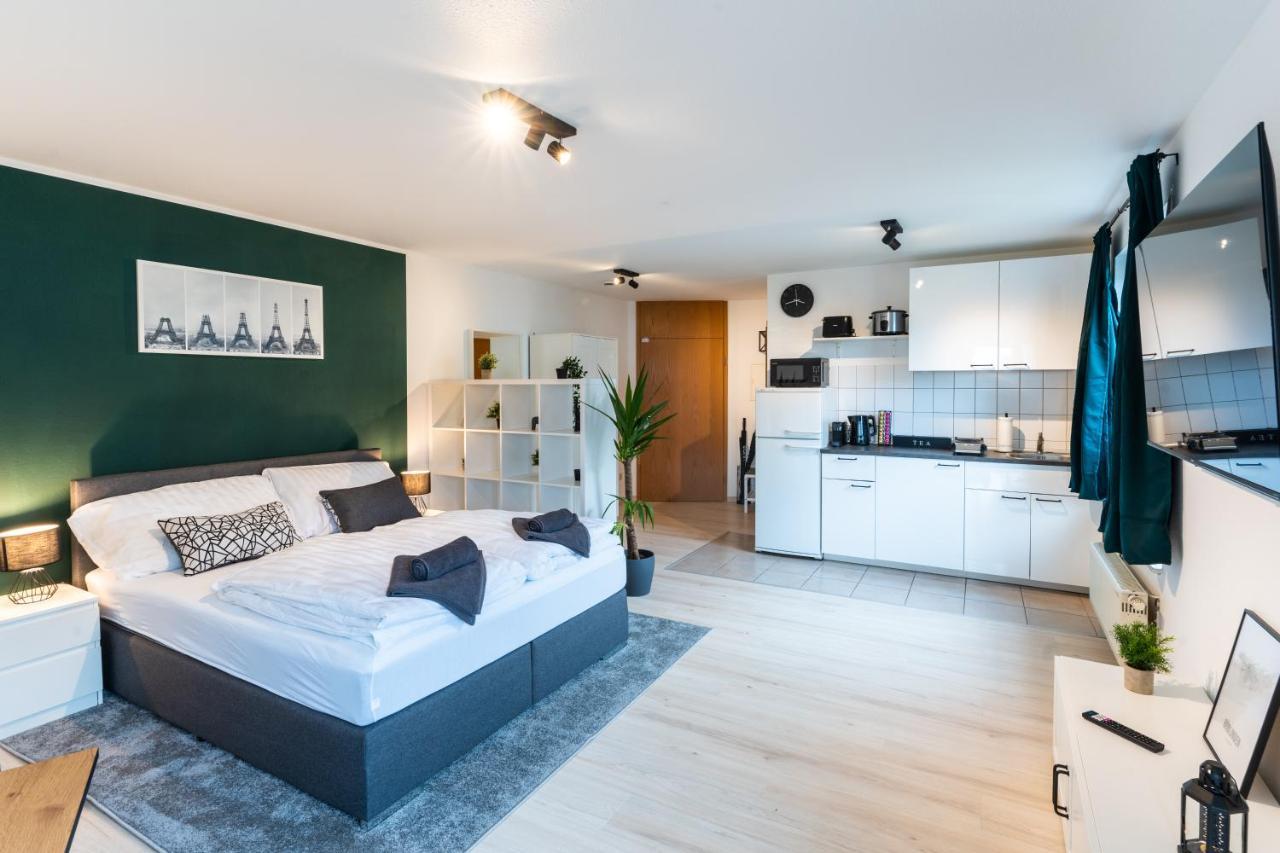 Mercedes I Stuttgart I Kitchen I Home Office I Parkplatz Boeblingen Exterior photo